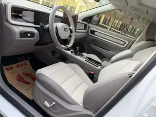 Geely ICON 2026 1.5TD Chocolate Alcohol Edition interior foto 7