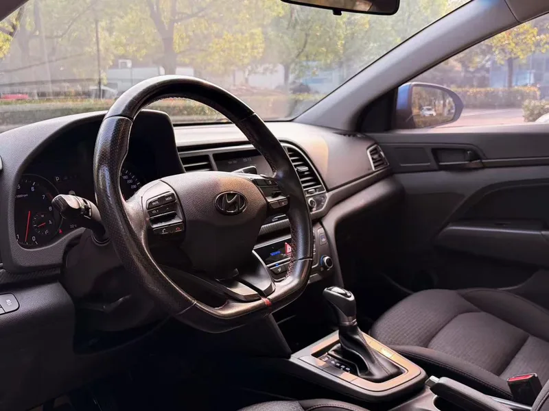 Hyundai Elantra Lingdong 2018 1.4T Double embrayage et éblouissement Type de vitalité intérieur photo 14