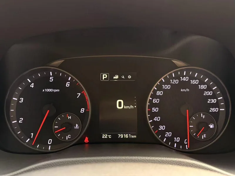 Hyundai Elantra Lingdong 2018 1.4T Double embrayage et éblouissement Type de vitalité intérieur photo 15