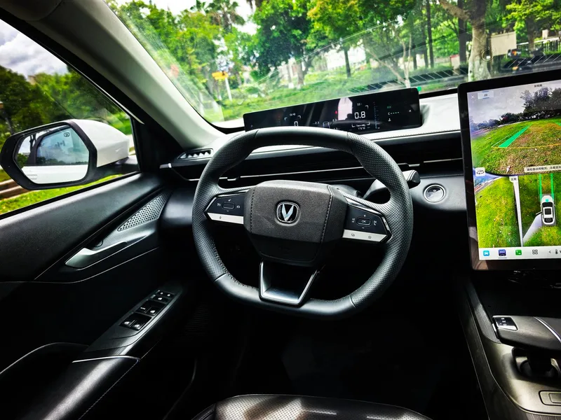 Changan Eado 2024 1.5T DCT Versión de disfrute interior foto 13 Changan Eado 2024 1.5T DCT Versión de disfrute interior foto 13