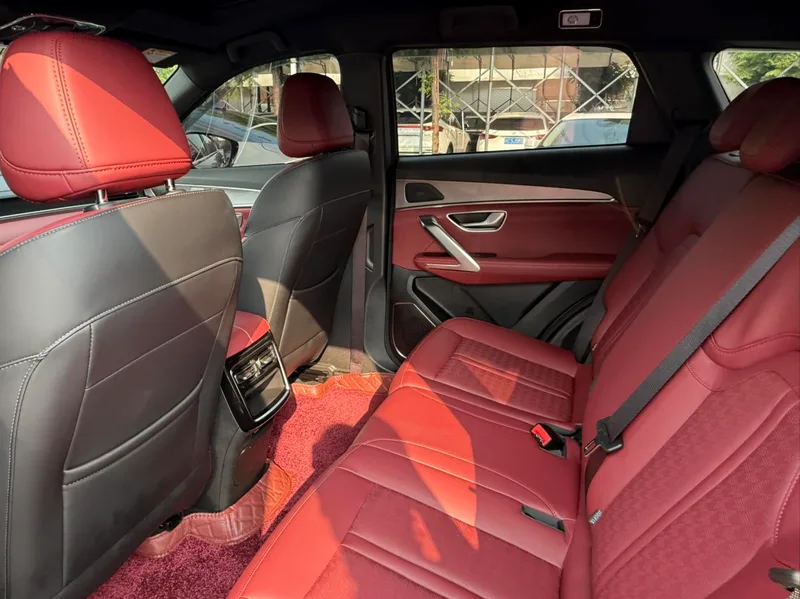 Jetour X70 PLUS 2025 Champion Edition 1.5T DCT Champion PRO 7 seat interior photo 10 Jetour X70 PLUS 2025 Champion Edition 1.5T DCT Champion PRO 7 seat interior photo 10