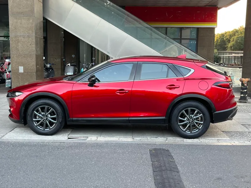 Mazda CX-4 2021 2.0L Versión de exploración del cielo azul con tracción en dos ruedas exterior foto 3 Mazda CX-4 2021 2.0L Versión de exploración del cielo azul con tracción en dos ruedas exterior foto 3