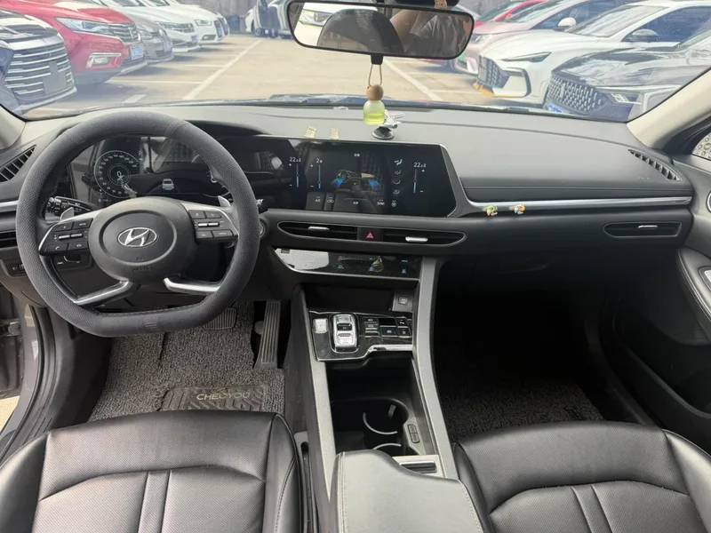Hyundai Sonata 2020 270TGDi GL DCT Versión líder exterior foto 4 Hyundai Sonata 2020 270TGDi GL DCT Versión líder exterior foto 4