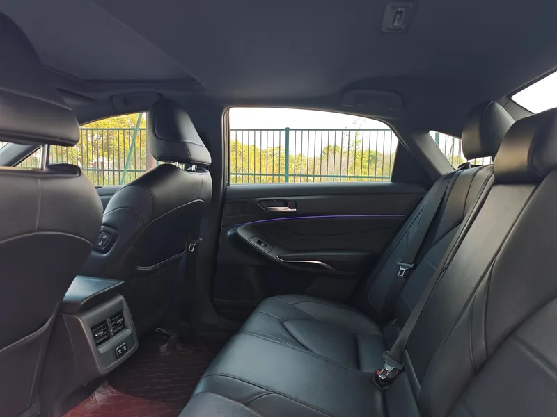 Toyota Avalon 2021 2.5L Edición de lujo interior foto 13 Toyota Avalon 2021 2.5L Edición de lujo interior foto 13