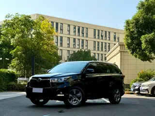 Toyota Highlander 2015 2.0T Полный привод Deluxe Edition 7 Кресло