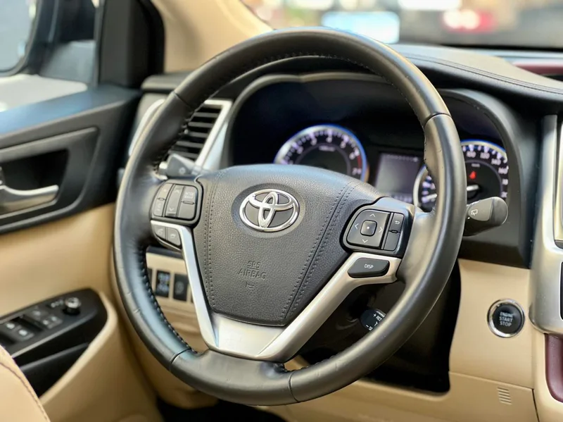 Toyota Highlander 2015 2.0T Edición de lujo con tracción en las cuatro ruedas 7 Asiento exterior foto 10 Toyota Highlander 2015 2.0T Edición de lujo con tracción en las cuatro ruedas 7 Asiento exterior foto 10