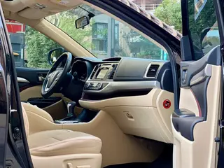 Toyota Highlander 2015 2.0T Edición de lujo con tracción en las cuatro ruedas 7 Asiento interior foto 15 Toyota Highlander 2015 2.0T Edición de lujo con tracción en las cuatro ruedas 7 Asiento interior foto 15