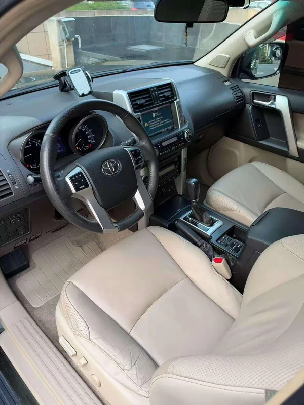 Toyota Prado 2010 4.0L Automático TX-L exterior foto 5 Toyota Prado 2010 4.0L Automático TX-L exterior foto 5