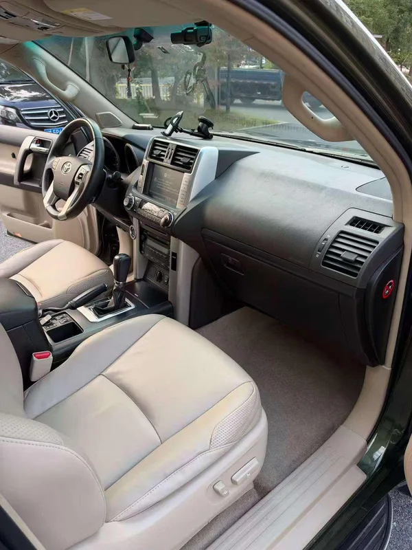Toyota Prado 2010 4.0L Automático TX-L exterior foto 8 Toyota Prado 2010 4.0L Automático TX-L exterior foto 8