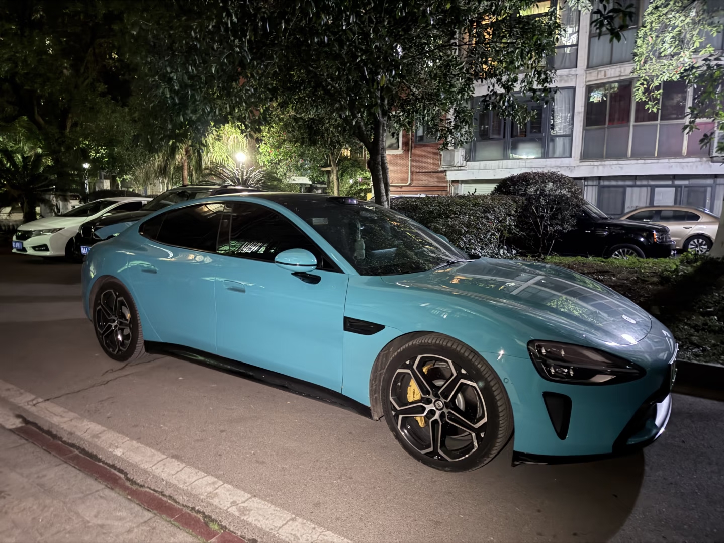 Замена аккумулятора Xiaomi SU7