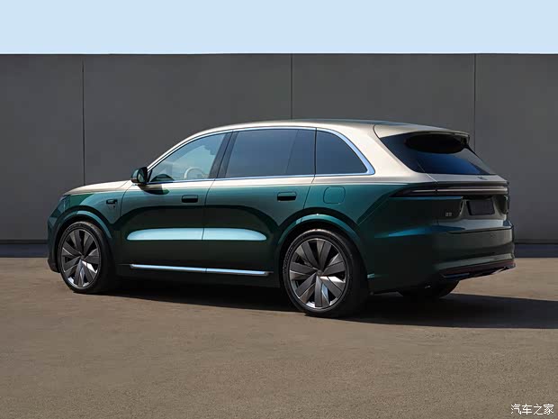 Li Auto L8 Livis with Optional Two-Tone Body Image