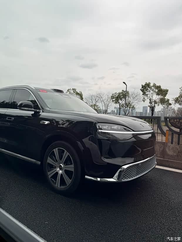 Facelifted AITO M9 Spotted: Larger Dimensions, Enhanced Range