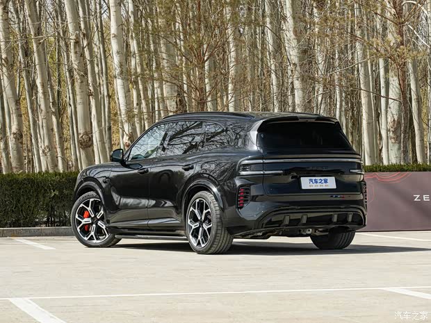 Pre-sale Starts at $55,412, 900V Architecture/Three-Motor Plug-in Hybrid Powertrain, Zeekr 8X to Launch on April 17 Image