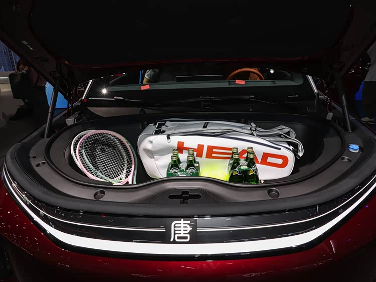 Coup de maître au Salon de Pékin ! Le BYD Tang EV est pré-vendu à partir de 36 765 $, avec une autonomie de 950 km et 7 places spacieuses - Image