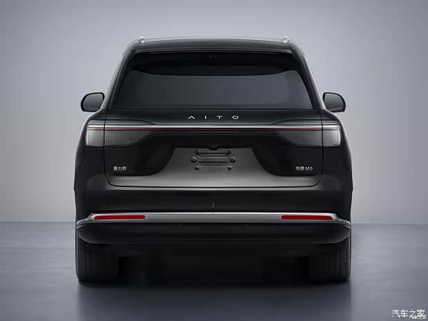 Facelifted AITO M9 Spotted: Larger Dimensions, Enhanced Range