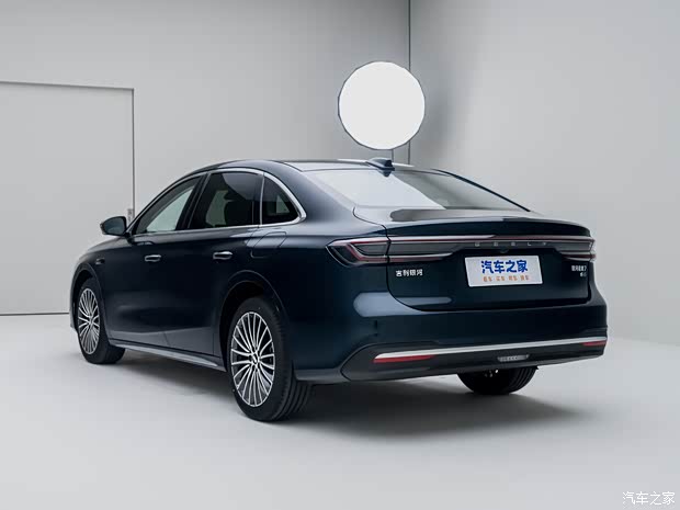 Geely Galaxy Xingyao 7 to Start Pre-sales on April 16, 0-100km/h Acceleration in 5.4 Seconds, Equipped with Four-Wheel Drive, with illustration