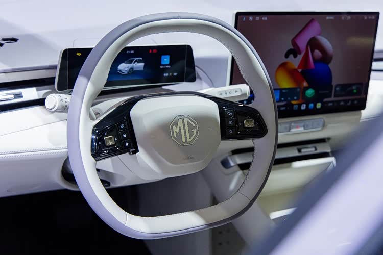 Bien qu'il s'agisse d'un restylage annuel, les améliorations d'équipement sont considérables. L'accent est mis sur quatre aspects. - image