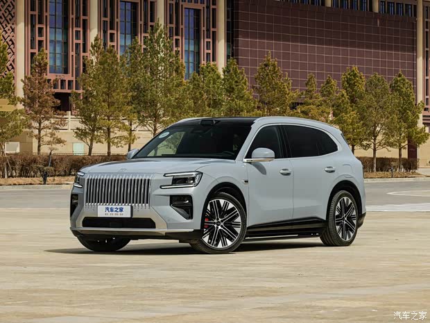 **Экстерьер: Уникальный дизайн с элементами для спортивных моделей изображение**