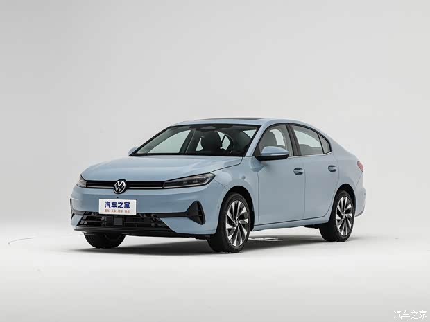 Exterior: Continues Family Styling, Smaller Dimensions than Sagitar L