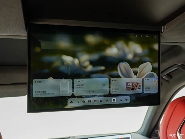 **Интерьер: Акцент на роскошь, задний ряд предлагает 5D-кинотеатр изображение**