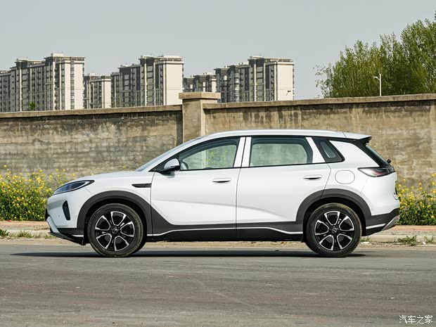 BYD Sea Lion 05 DM-i vue latérale