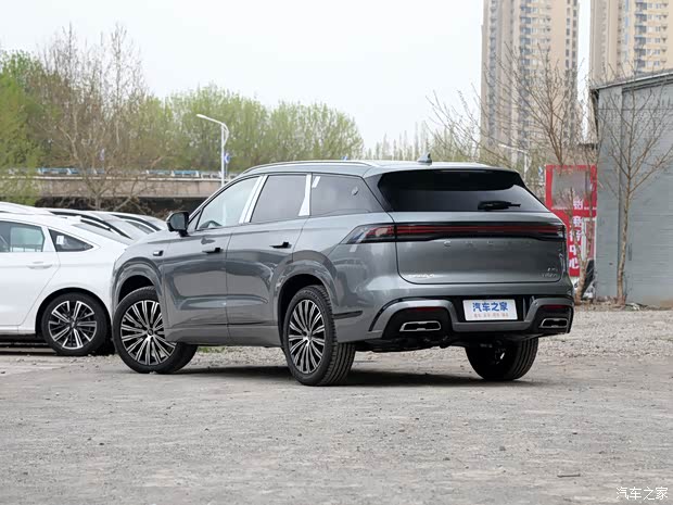 2.0T+8AT Falcon 500 Edition | 17.99 | 16.69 | Imagen