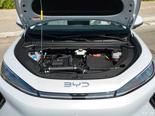 BYD Sea Lion 05 DM-i intérieur et tableau de bord